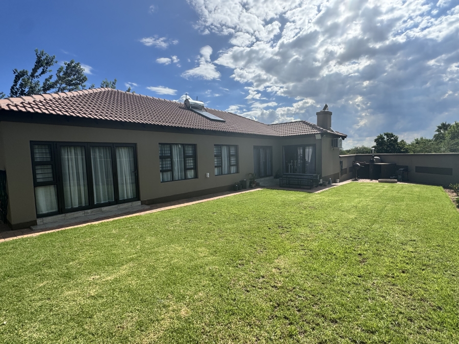 3 Bedroom Property for Sale in Wilkoppies North West